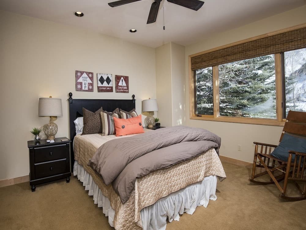 Glacier Court #1854A - Image 8