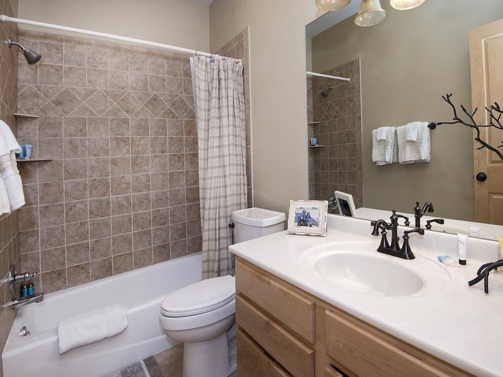 Glacier Court #1854A - Image 22