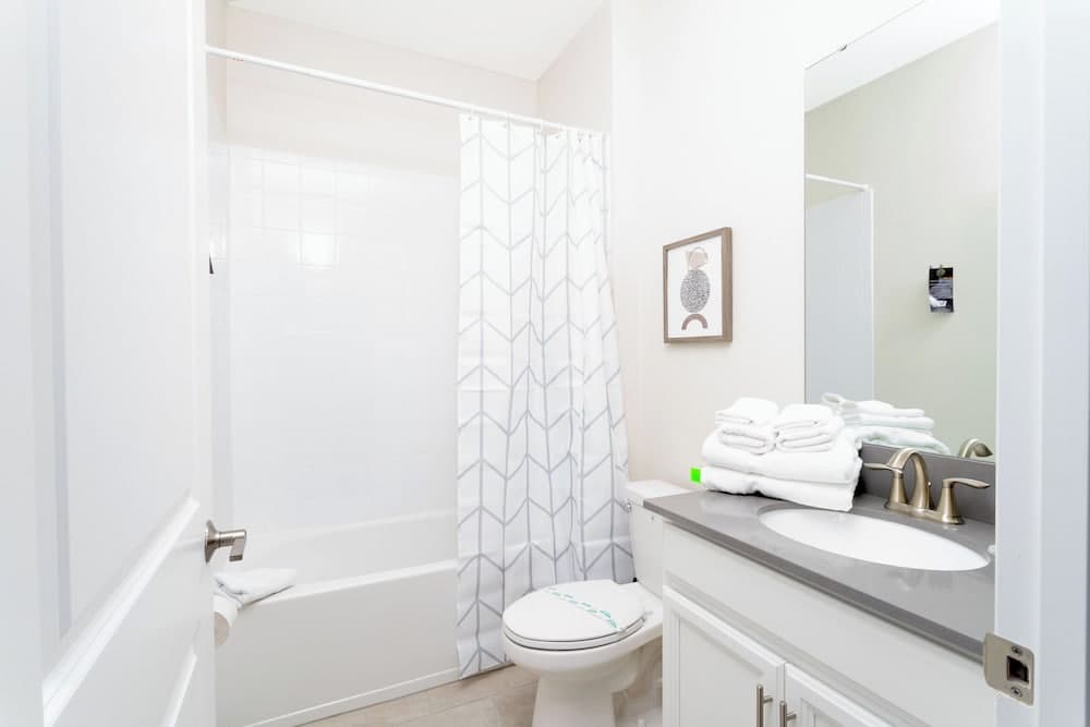 Crystal Waters Manor - Image 43