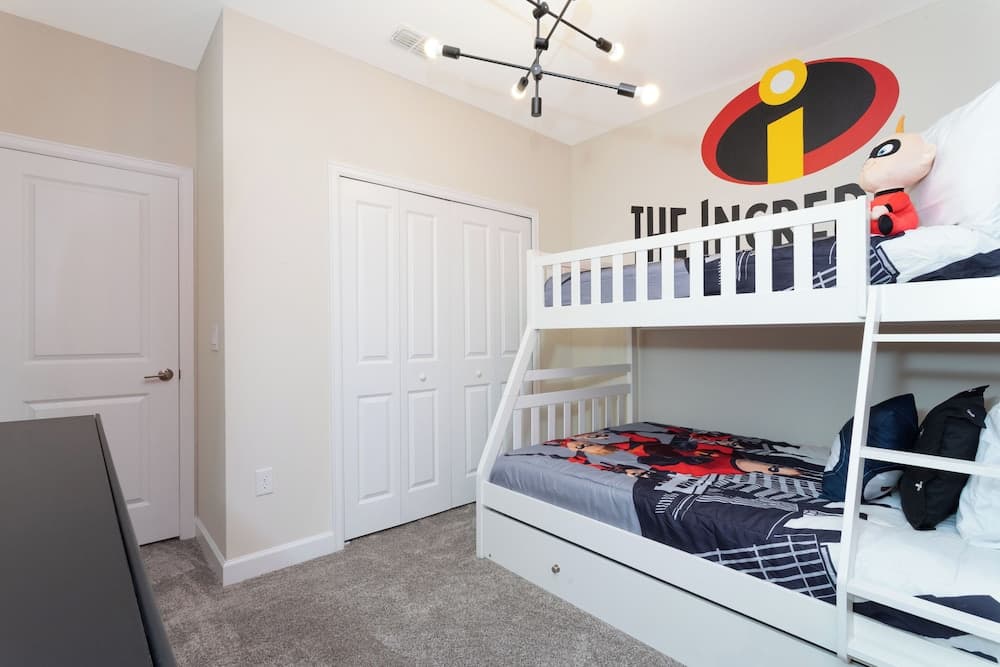 Crystal Waters Manor - Image 41