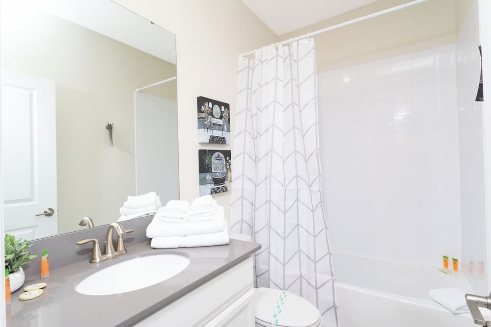 Crystal Waters Manor - Image 42