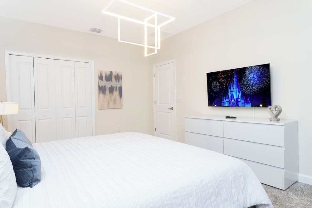 Crystal Waters Manor - Image 46