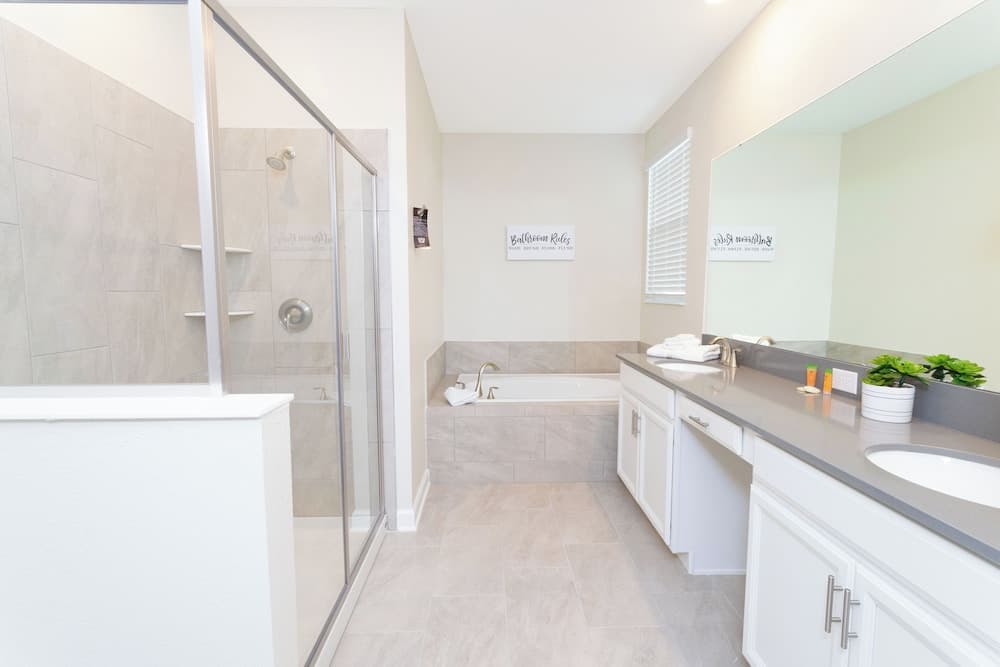 Crystal Waters Manor - Image 48