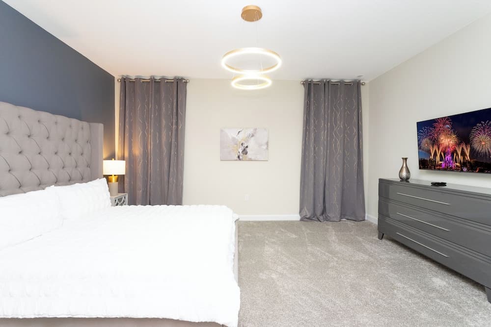 Crystal Waters Manor - Image 51