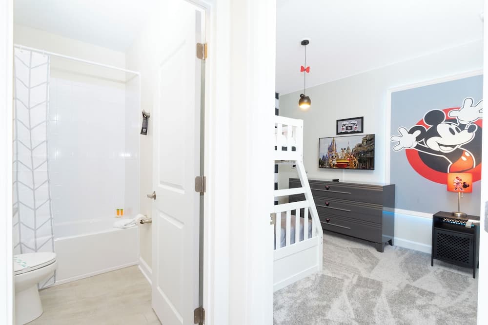 Crystal Waters Manor - Image 58