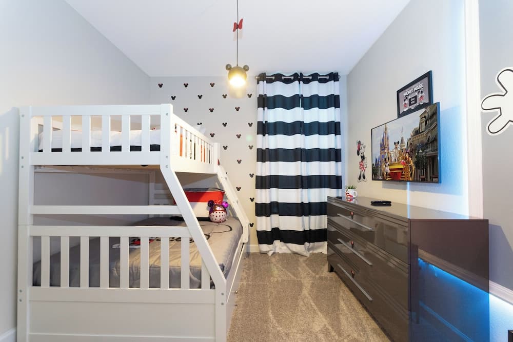 Crystal Waters Manor - Image 60