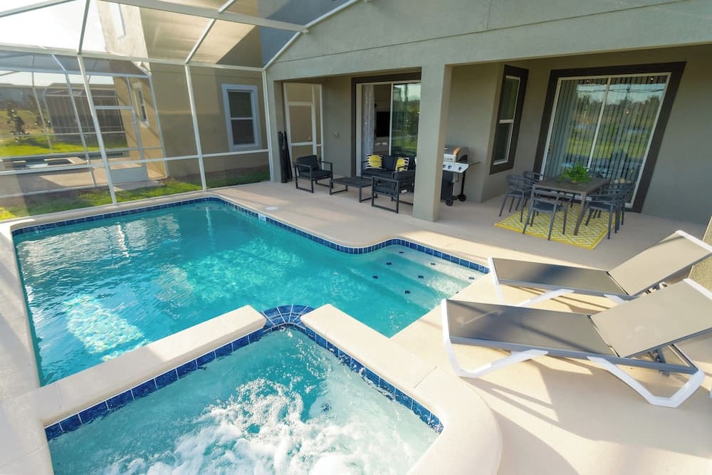 Crystal Waters Manor - Image 68