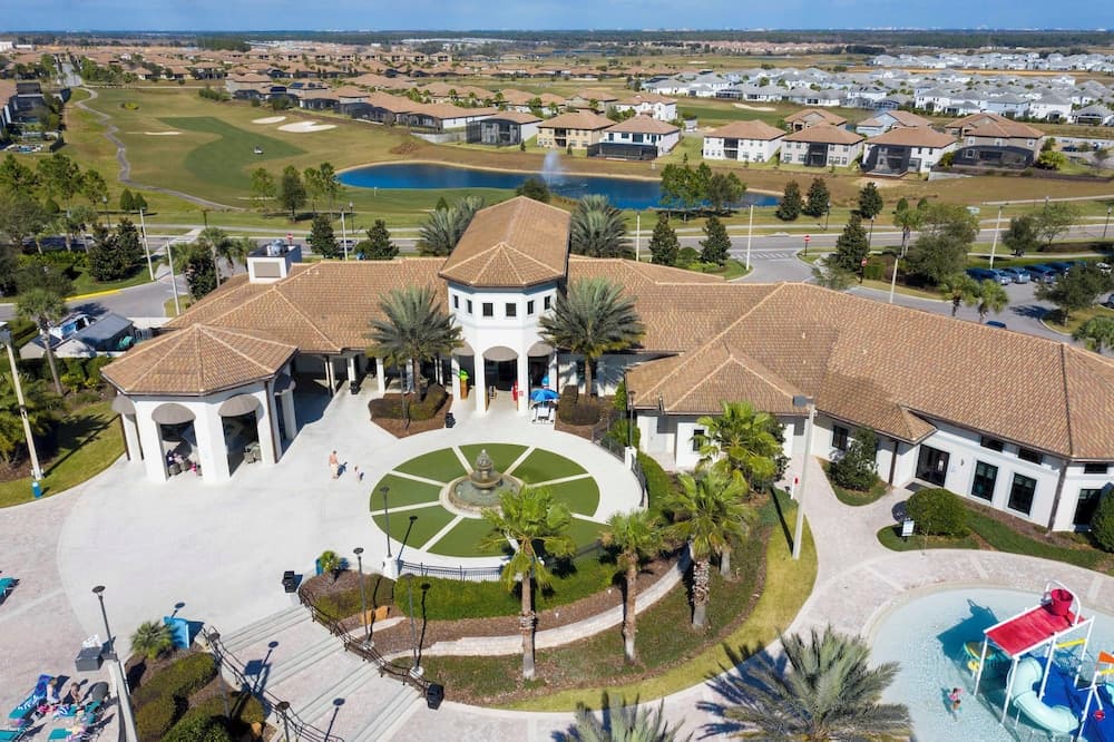 Crystal Waters Manor - Image 97