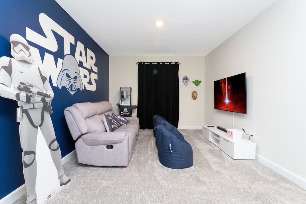 Crystal Waters Manor - Image 17