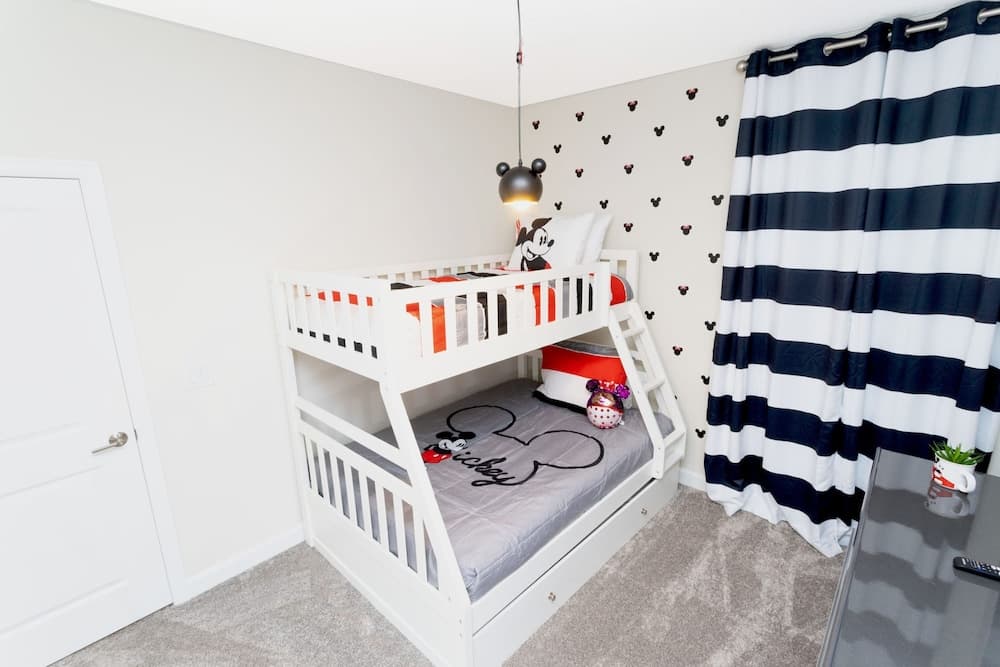 Crystal Waters Manor - Image 23