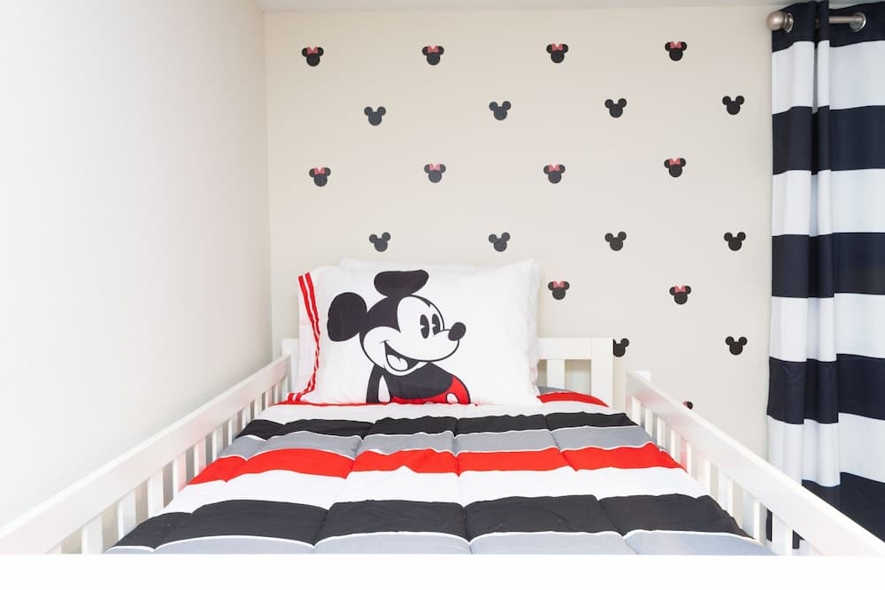 Crystal Waters Manor - Image 24