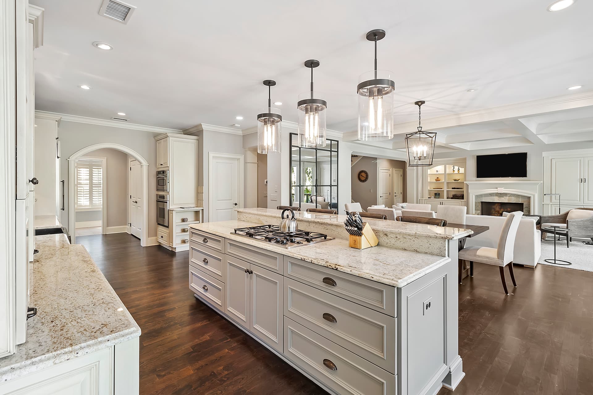 Goldenrod Chateau - Image 10