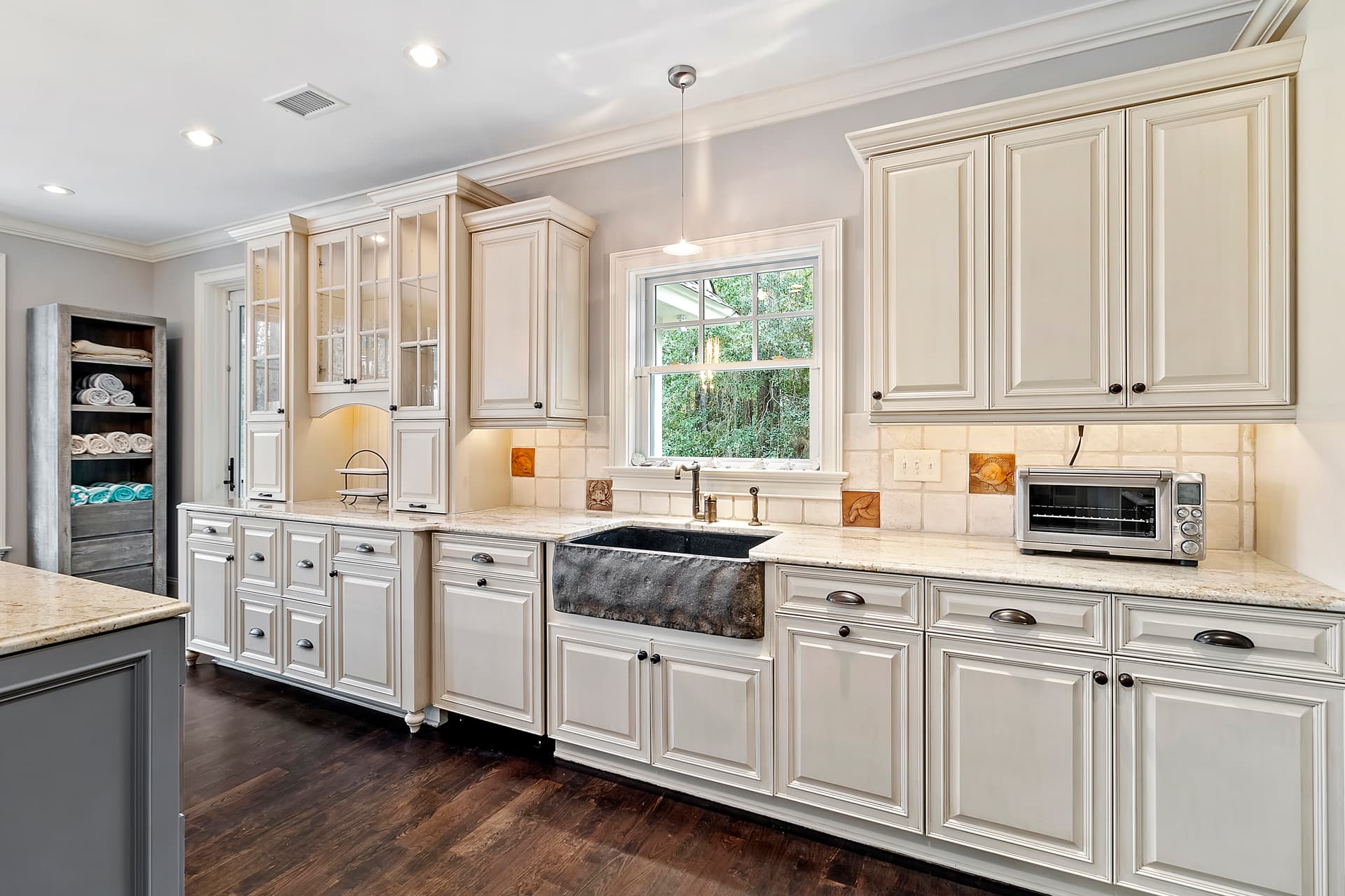 Goldenrod Chateau - Image 11