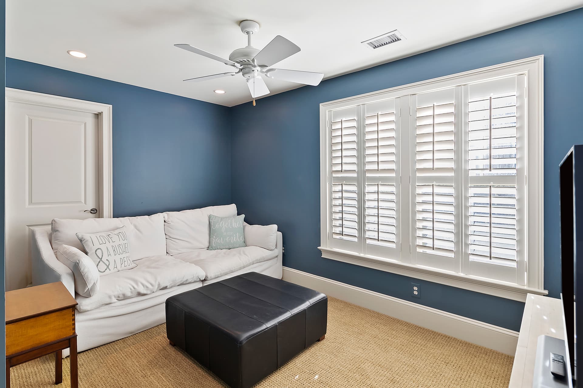 Goldenrod Chateau - Image 27