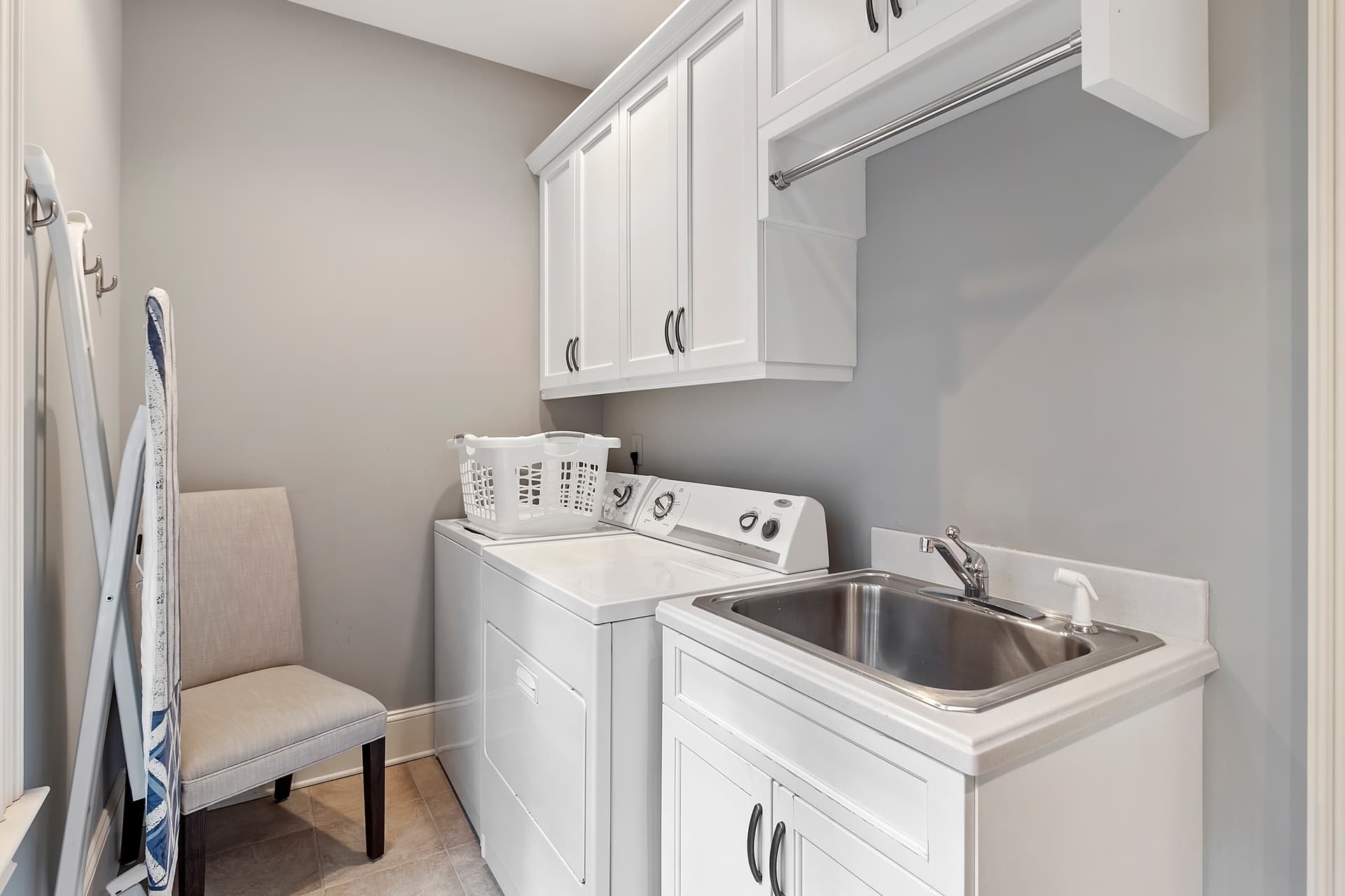 Goldenrod Chateau - Image 36