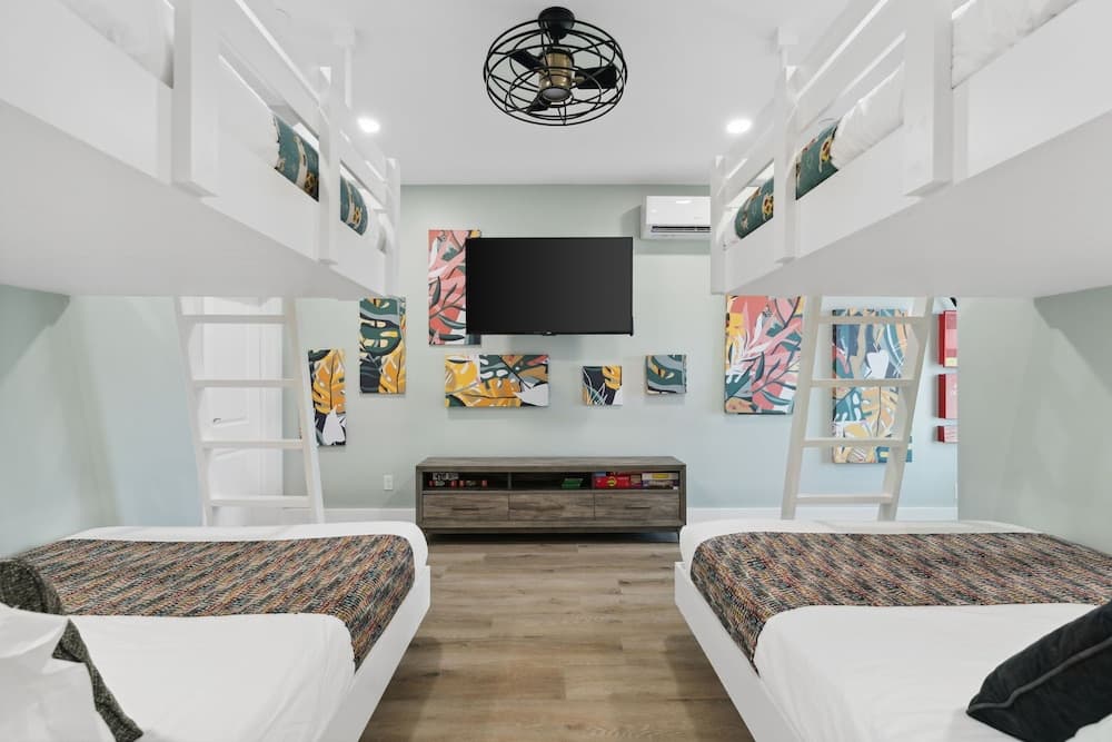 First Ave Grand Retreat I - Image 4