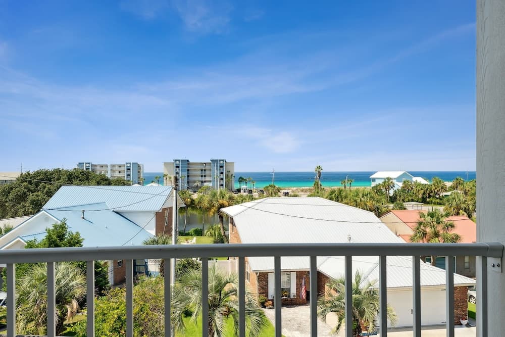 First Ave Grand Retreat I - Image 20