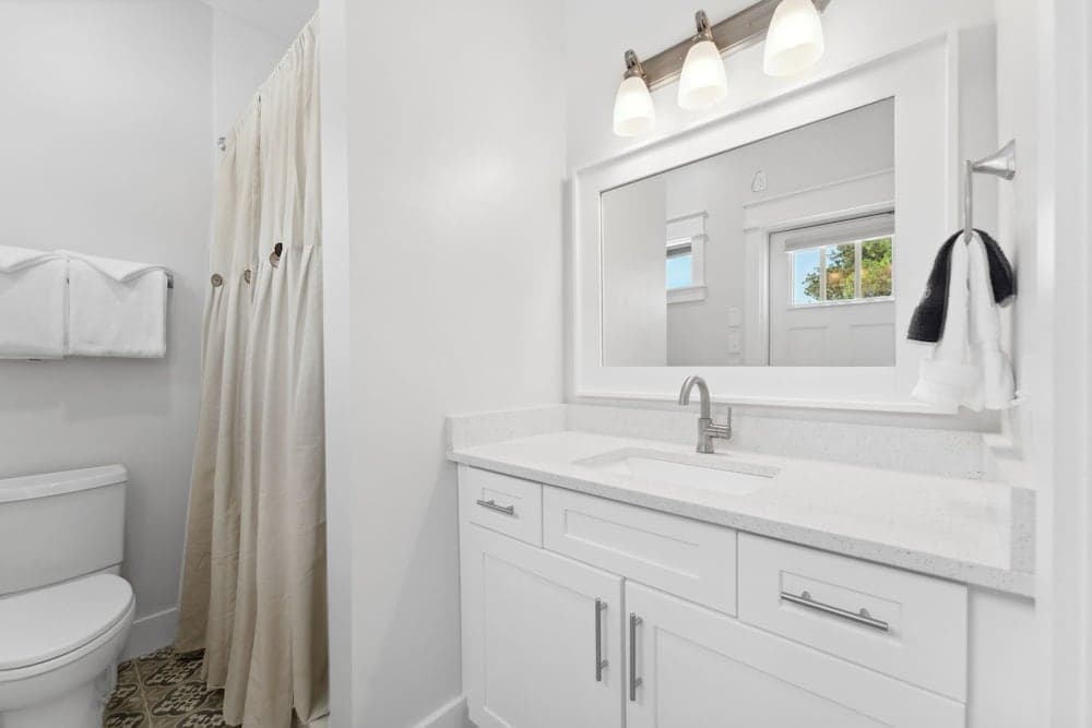 First Ave Grand Retreat I - Image 25