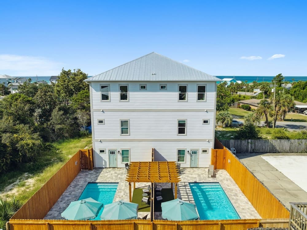 First Ave Grand Retreat I - Image 38