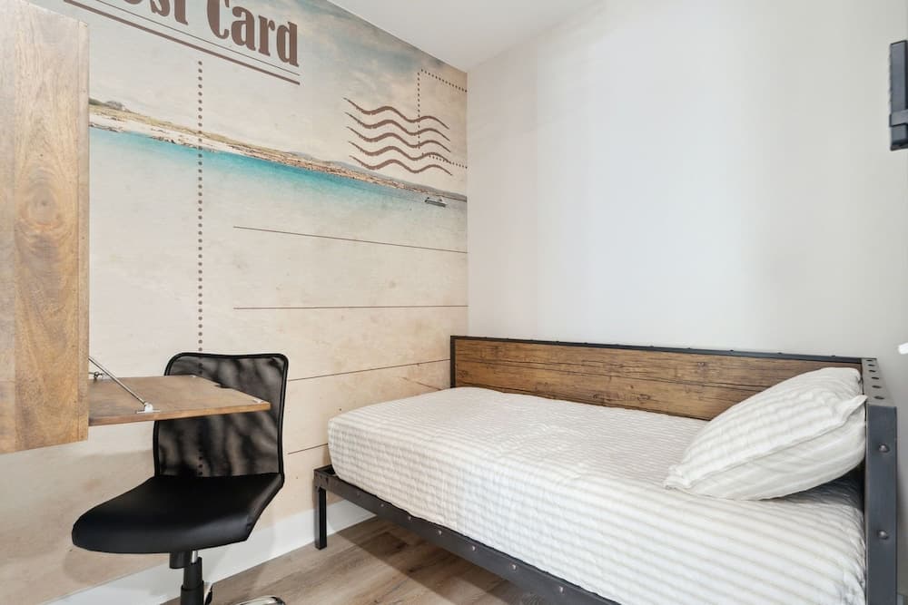 First Ave Grand Retreat II - Image 16