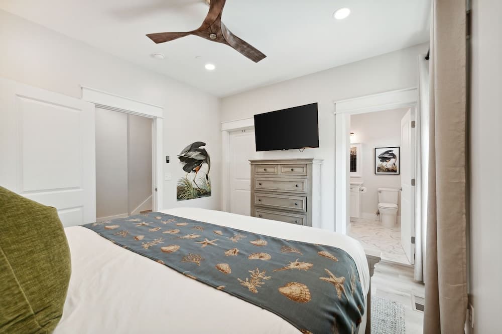 First Ave Grand Retreat II - Image 17