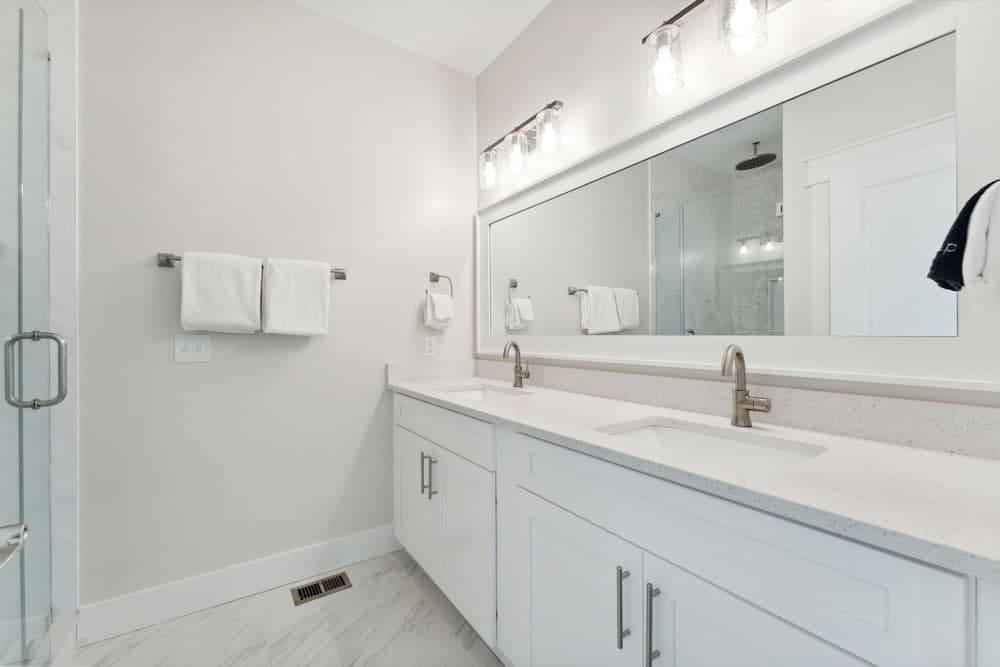 First Ave Grand Retreat II - Image 24