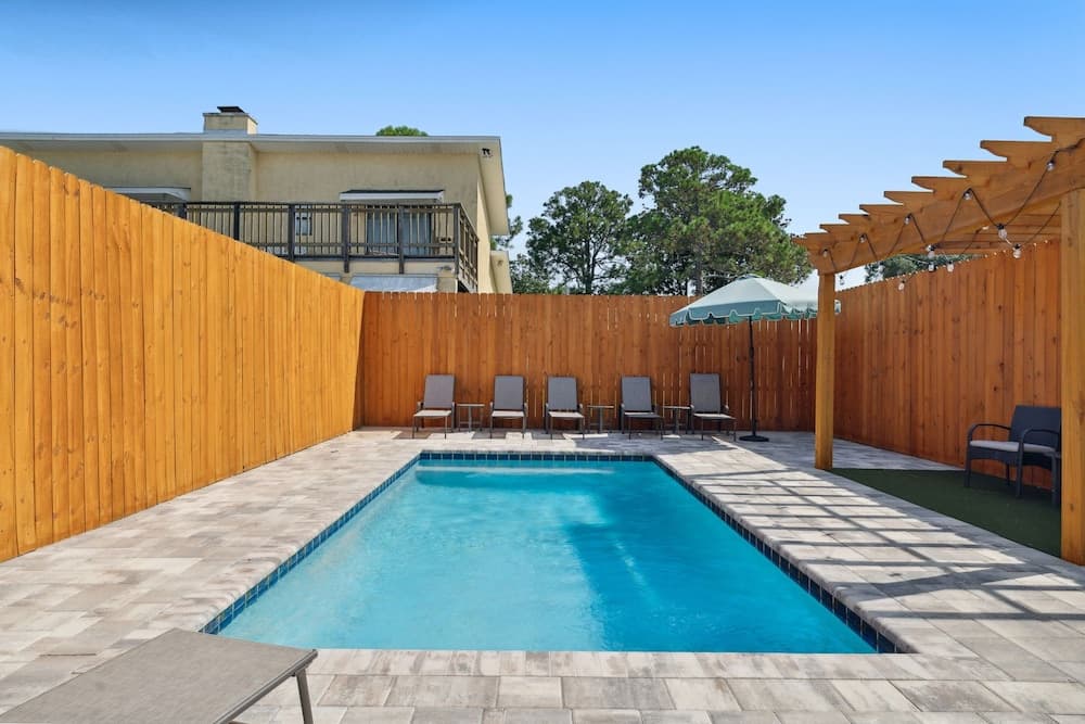 First Ave Grand Retreat II - Image 38