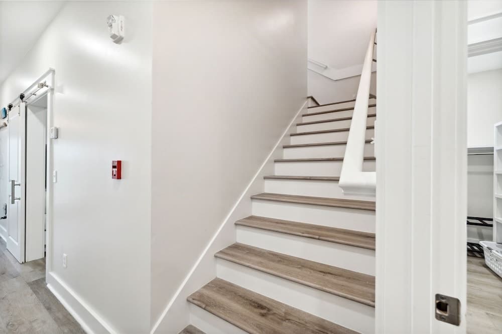 First Ave Grand Retreat II - Image 33