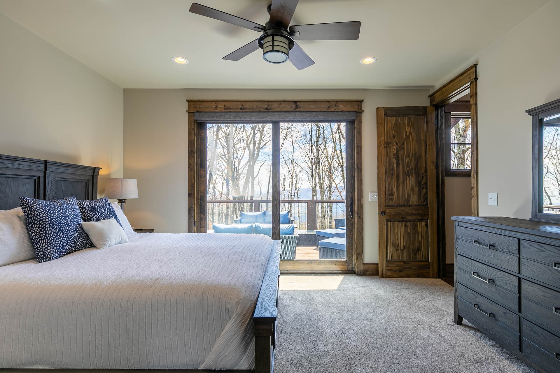 Grayling Lodge House - Image 17