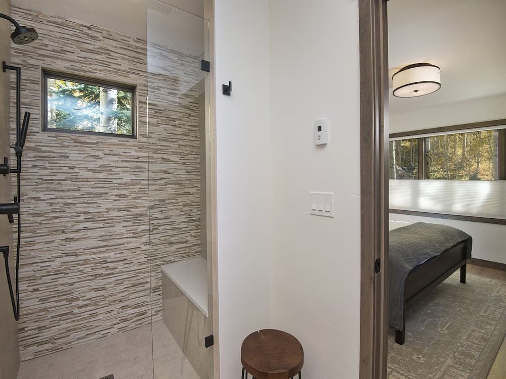 Greenhill Court Chalet - Image 2