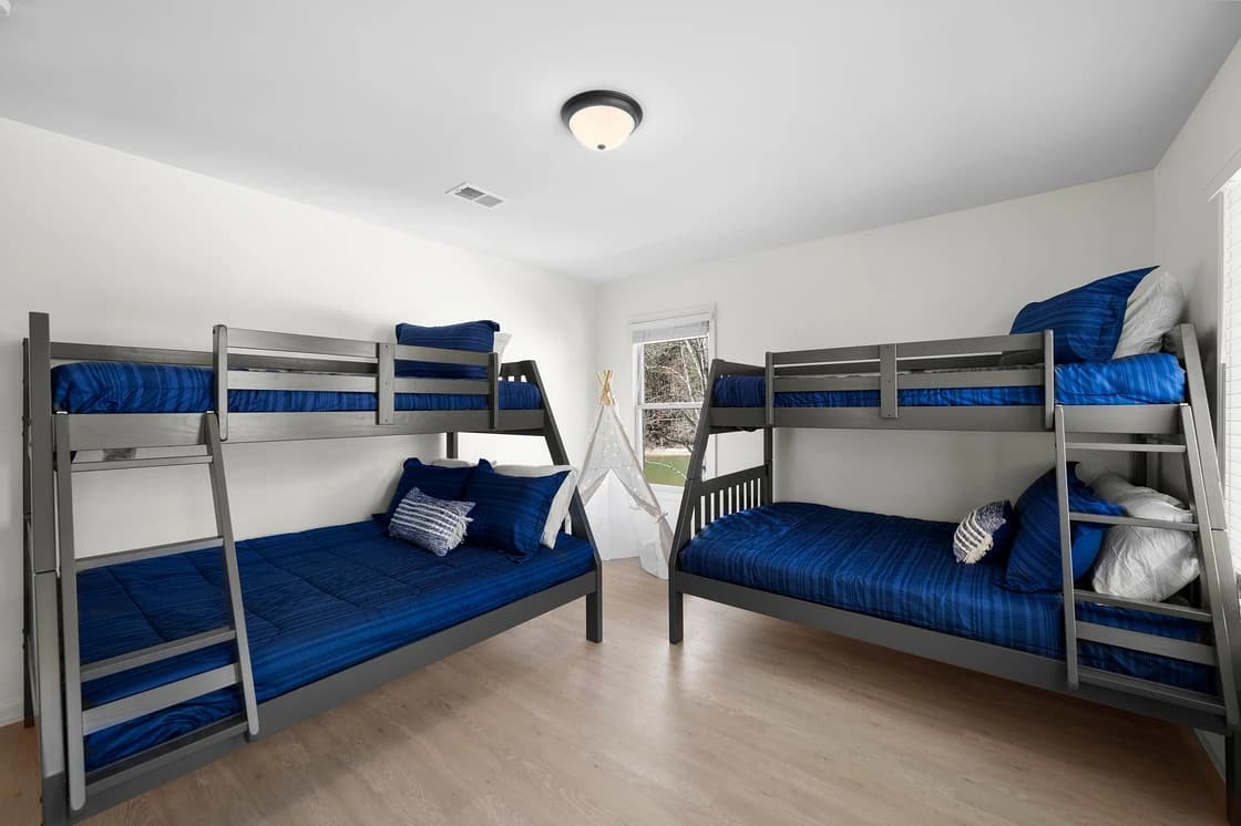 Knotty Pines - Image 38