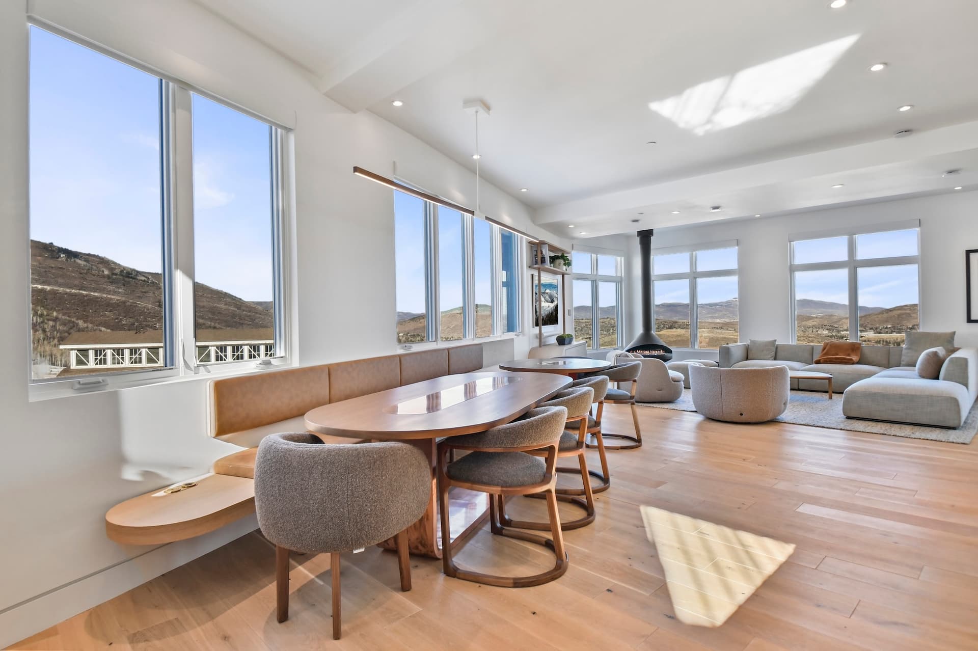 Japandi Slopeside Retreat - Image 32