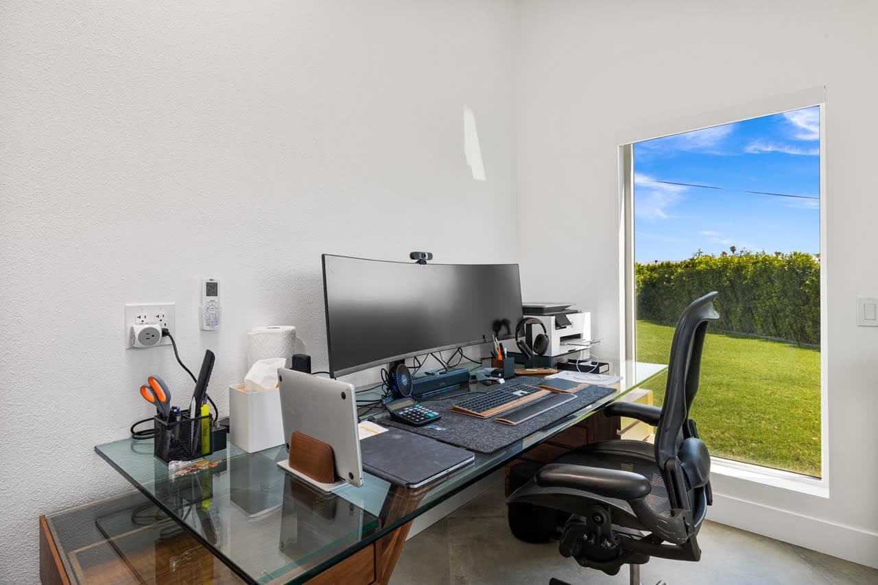 Palm Lighthouse - Image 20