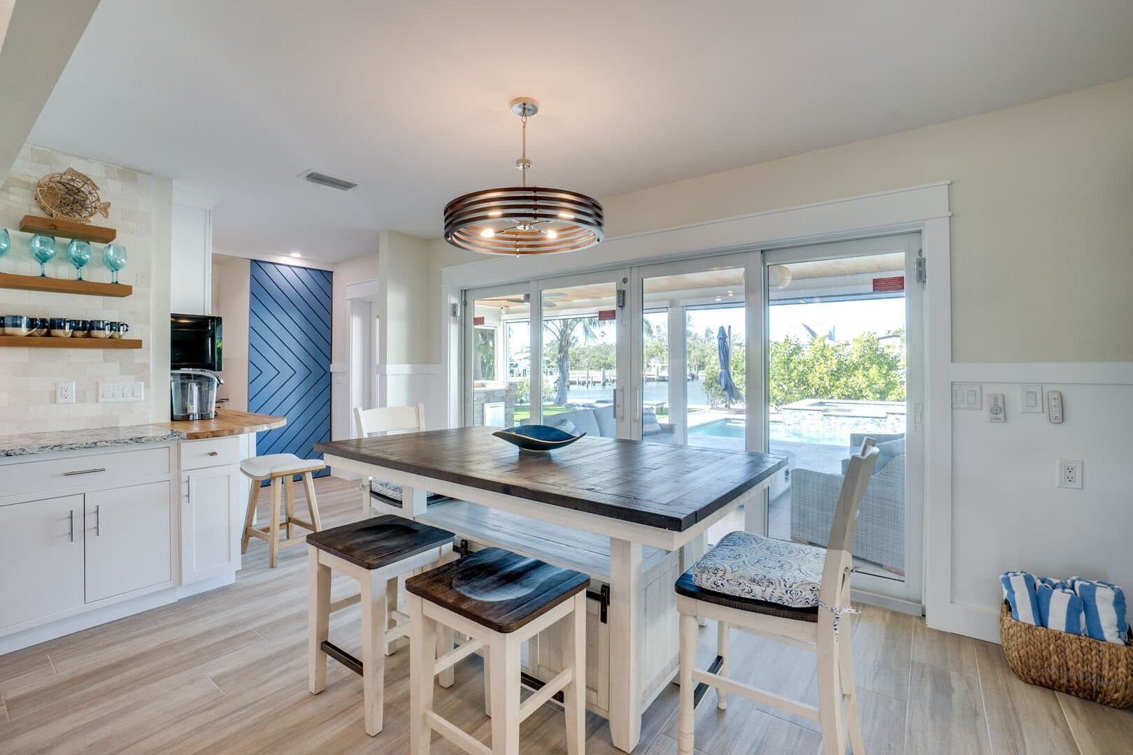 Come Sail A Bay - Image 4