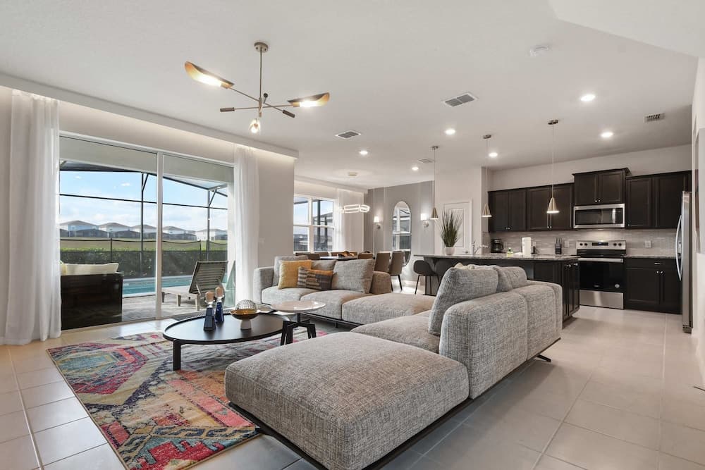 Aloha Grande - Image 1