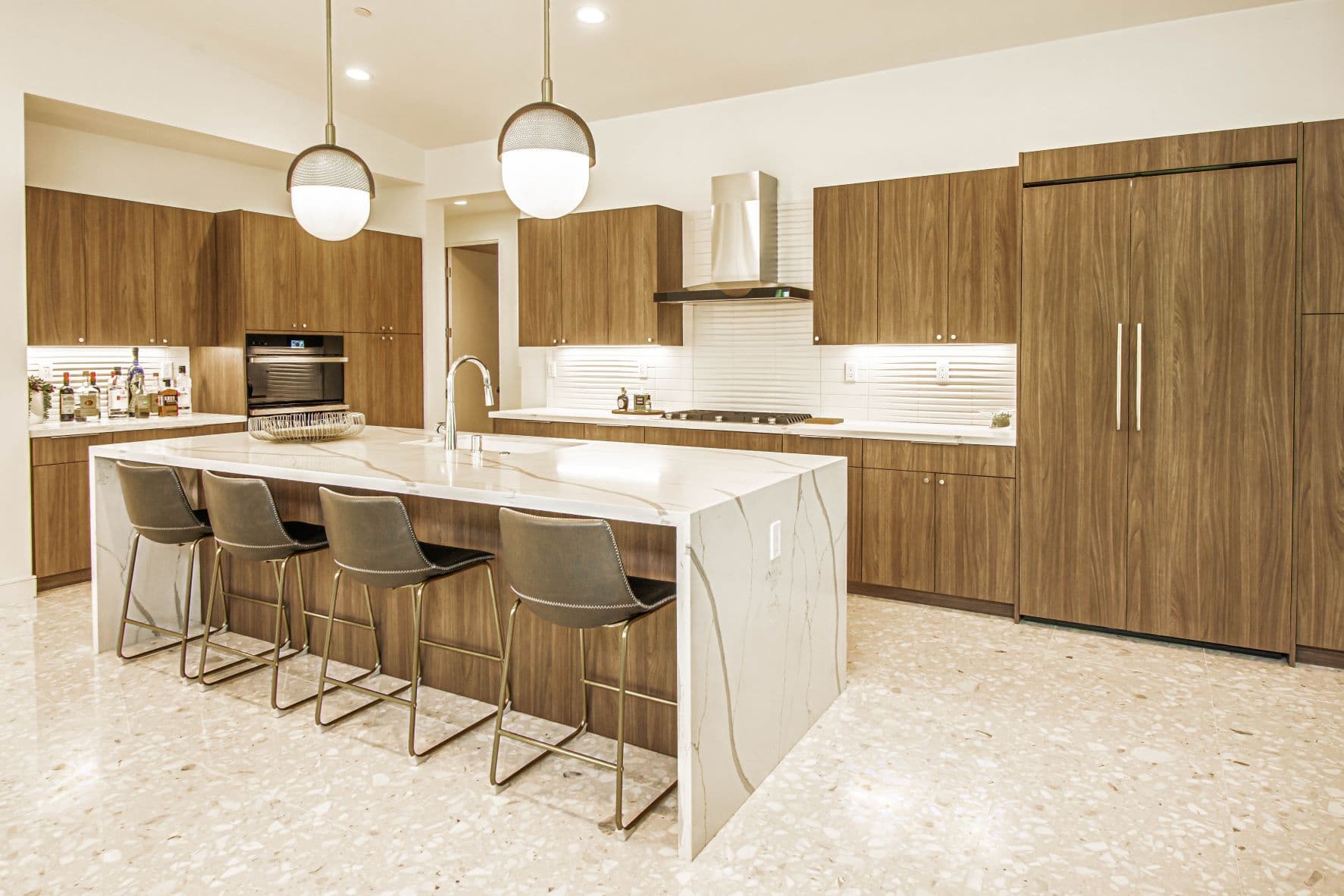 Wells Luxury - Image 3