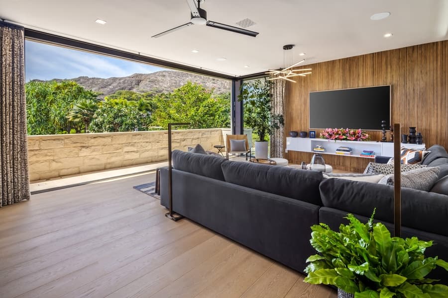 Diamond Head Grand Escape - Image 6