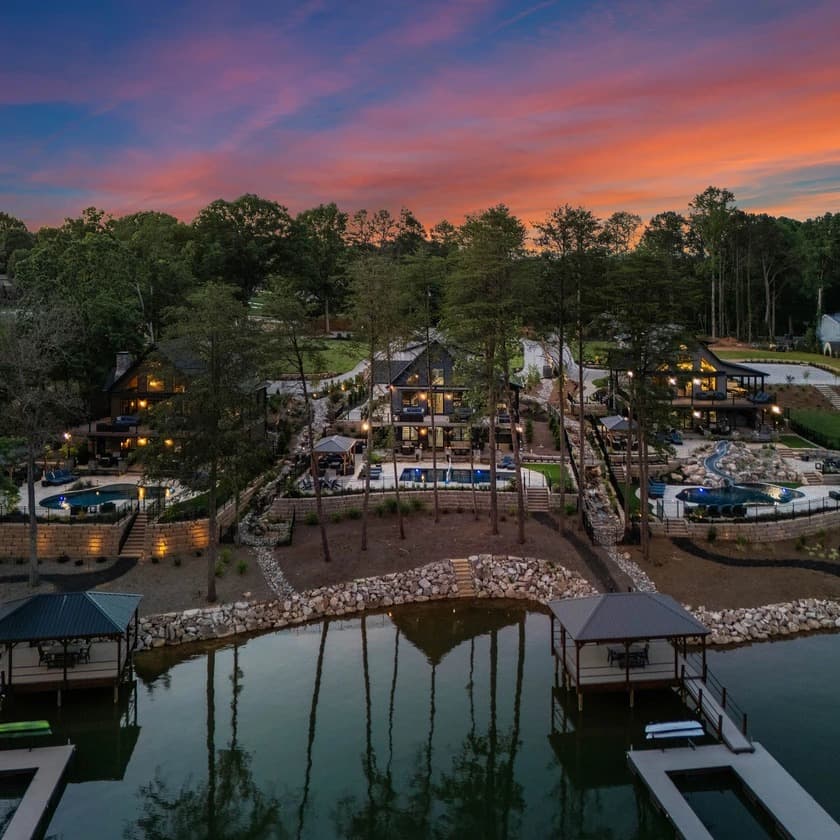 Lakefront Serenity Lodges - Image 76