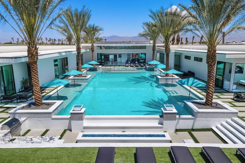 Bravo Villa #12 - Image 1