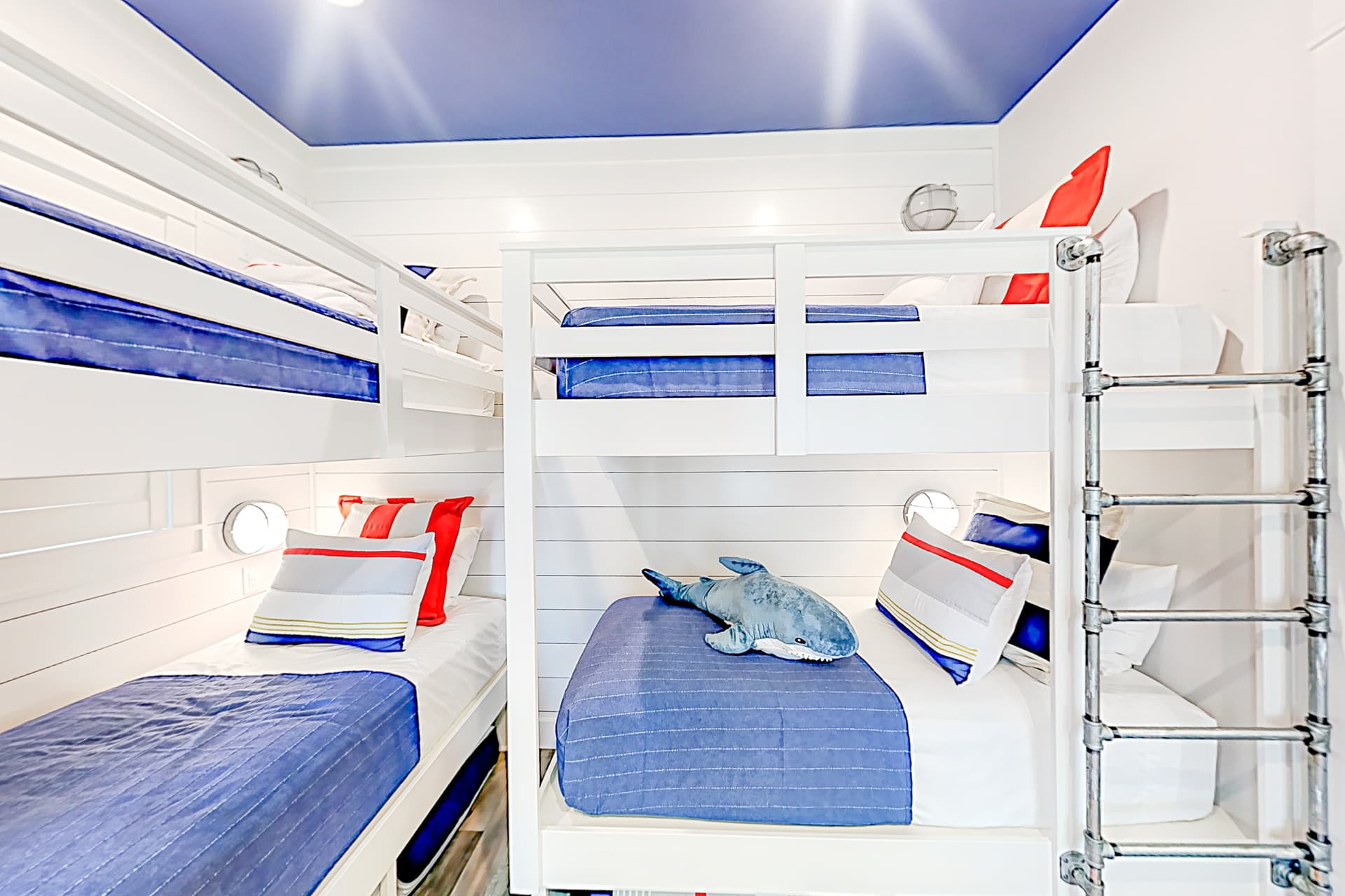 Silverado Waves - Image 16