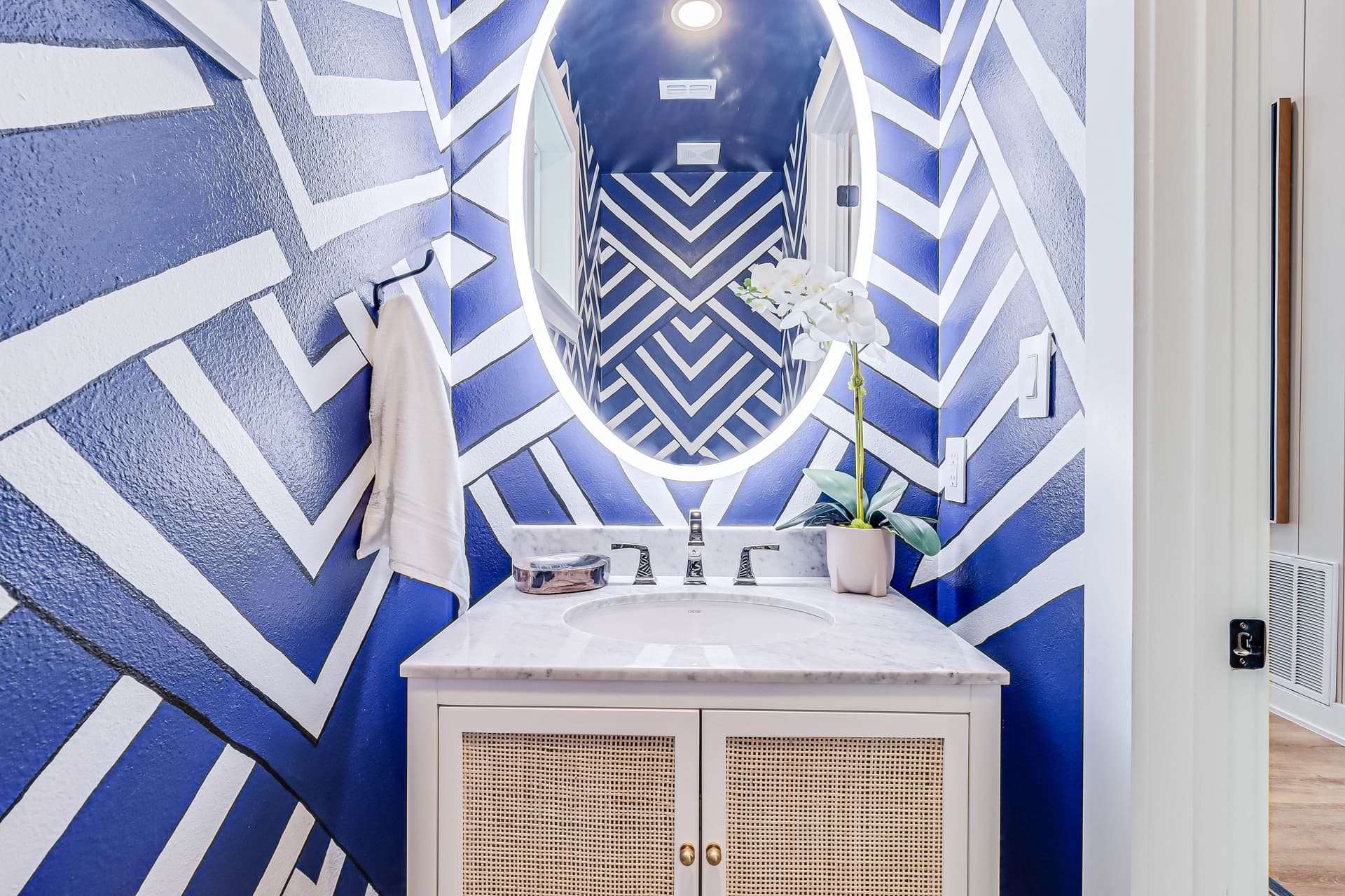 Happy Daze - Image 40