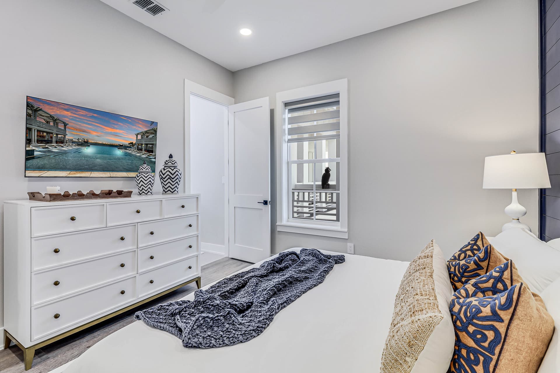 Happy Daze - Image 30