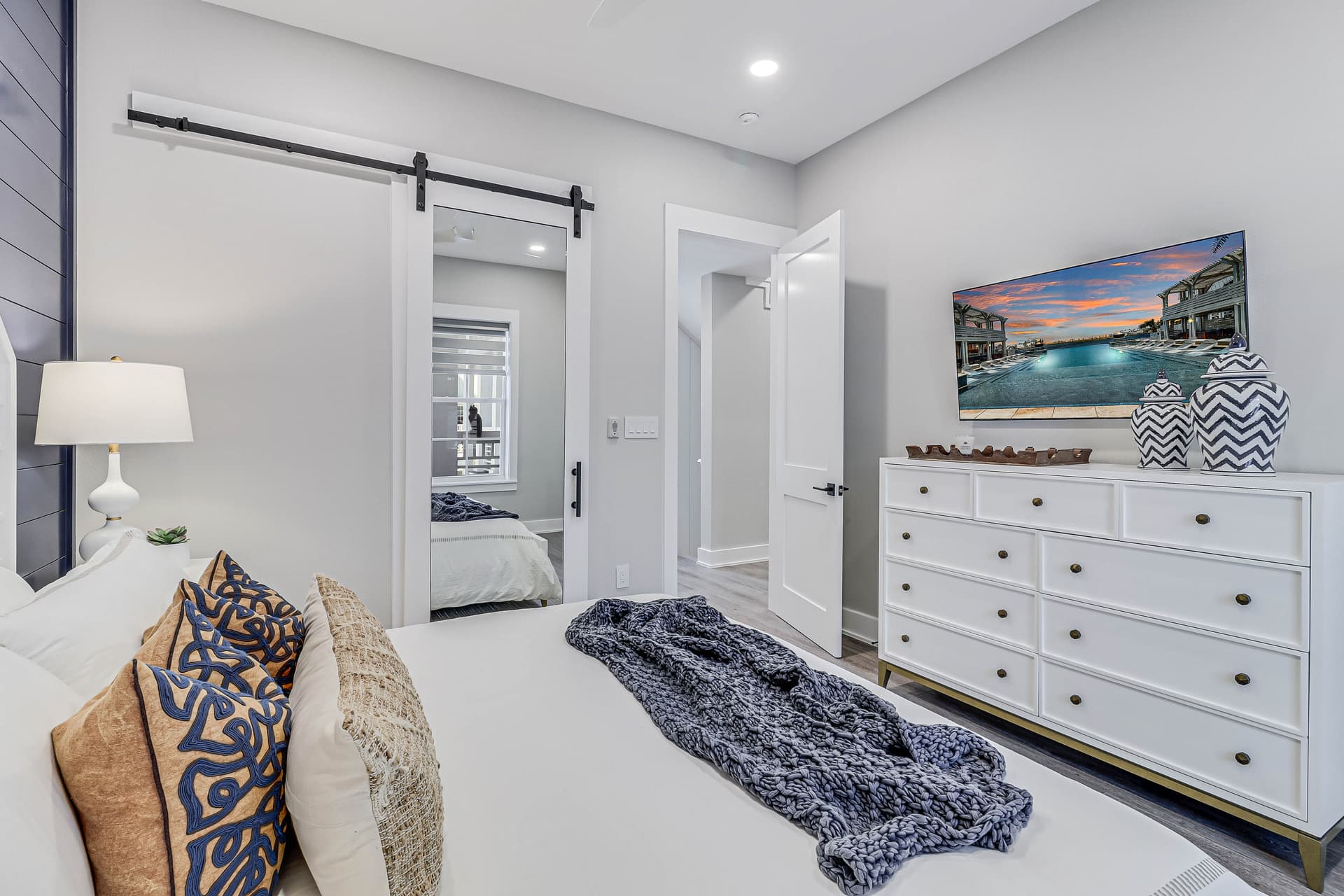 Happy Daze - Image 31