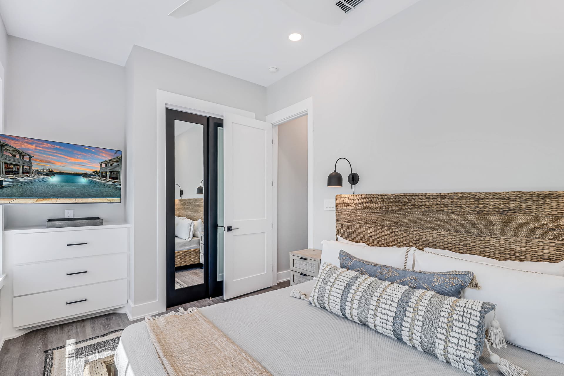 Happy Daze - Image 33