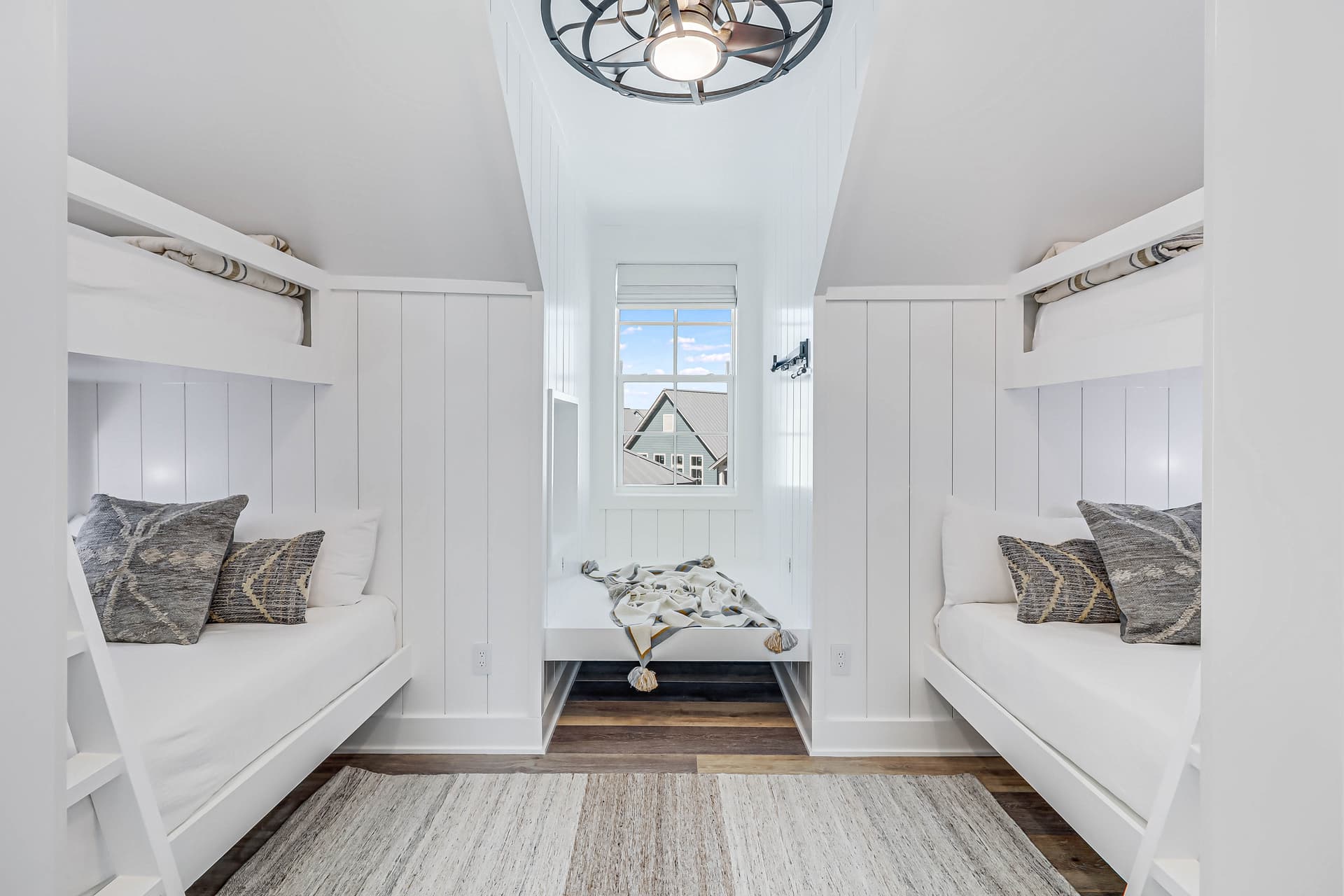 Happy Daze - Image 37