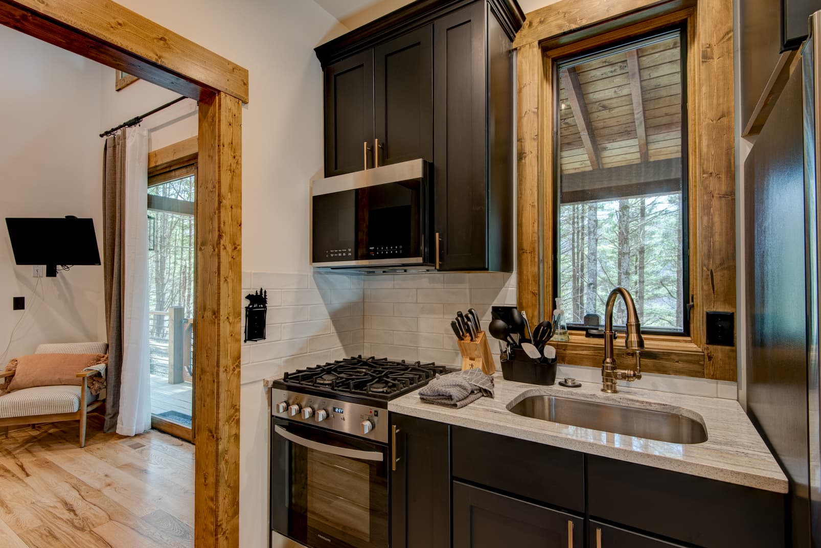 Hawks Ridge - Image 23