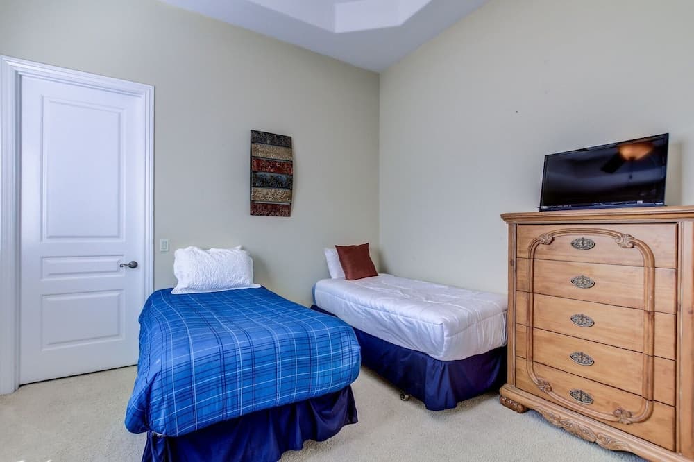 Hayden Manor - Image 18