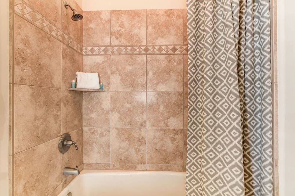 Hayden Manor - Image 40