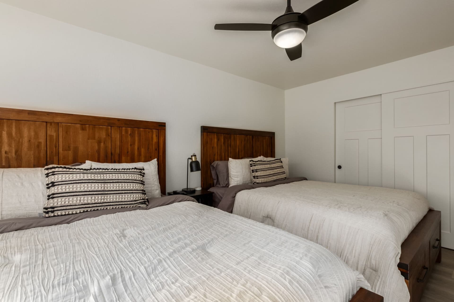 Camelback Townhouse - Image 23