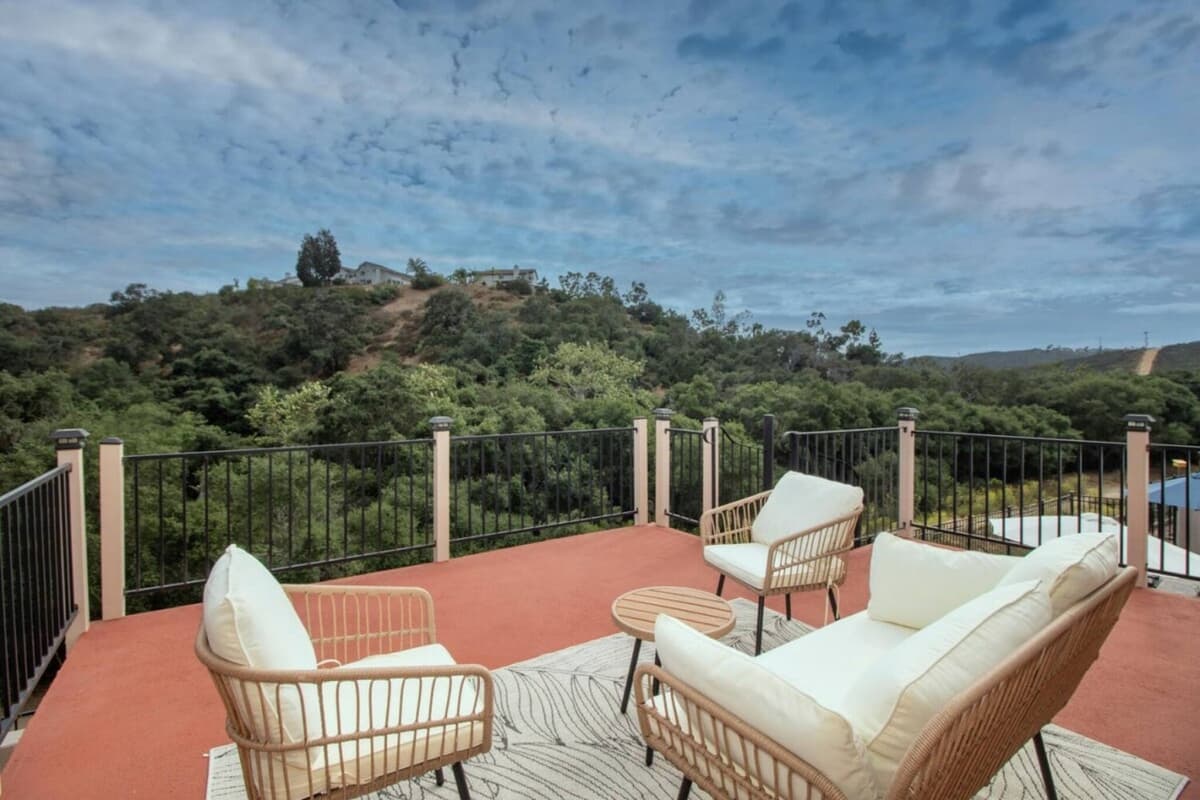 Sunset Views Retreat - Image 1